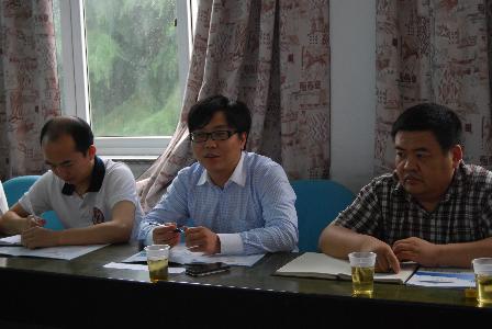 徐时清经理介绍中国计量公司情况